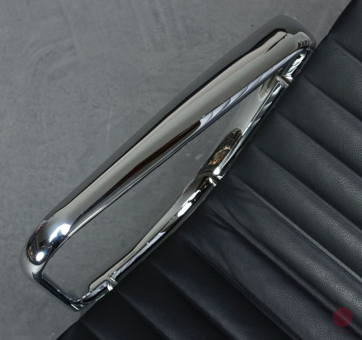 Vitra EA 116 Aluminium Chair Sessel Leder Schwarz gebraucht