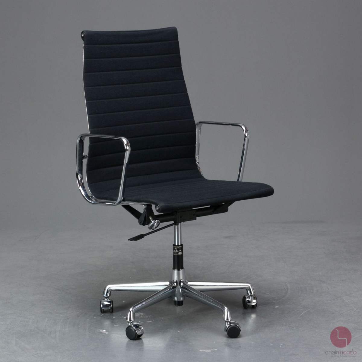 Preview: Vitra EA 119 Aluminium Chair Hopsak Schwarz gebraucht