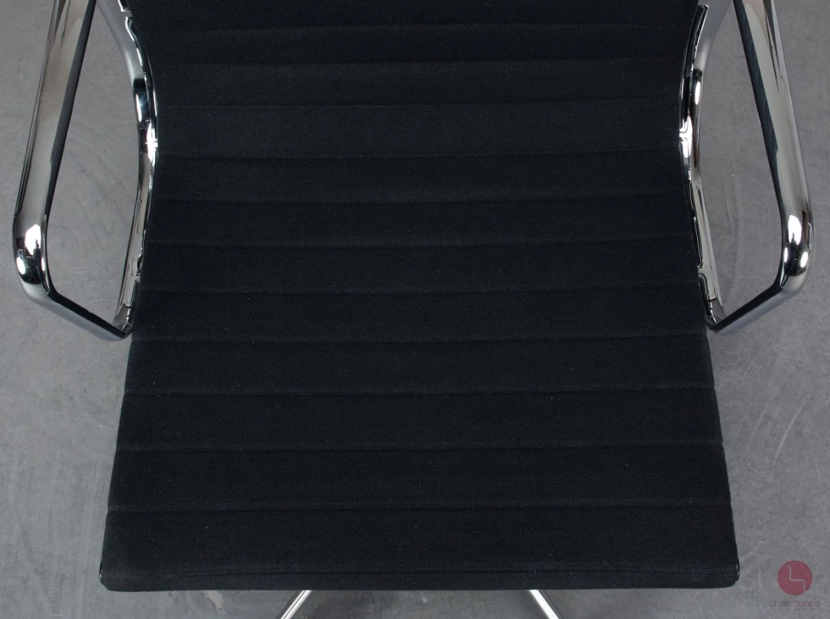 Vitra EA 119 Aluminium Chair Hopsak Schwarz gebraucht