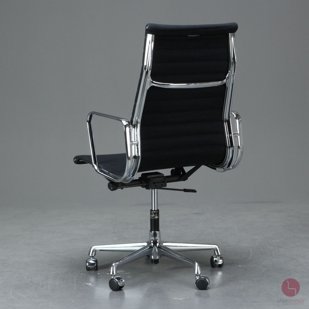 Preview: Vitra EA 119 Aluminium Chair Hopsak Schwarz gebraucht