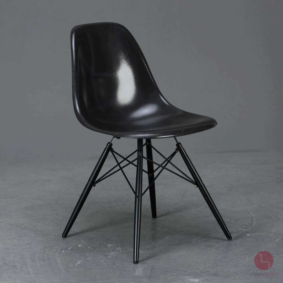 Vitra Eames DSW Side Chair Fiberglas Hermann Miller Schwarz Ahorngestell gebraucht