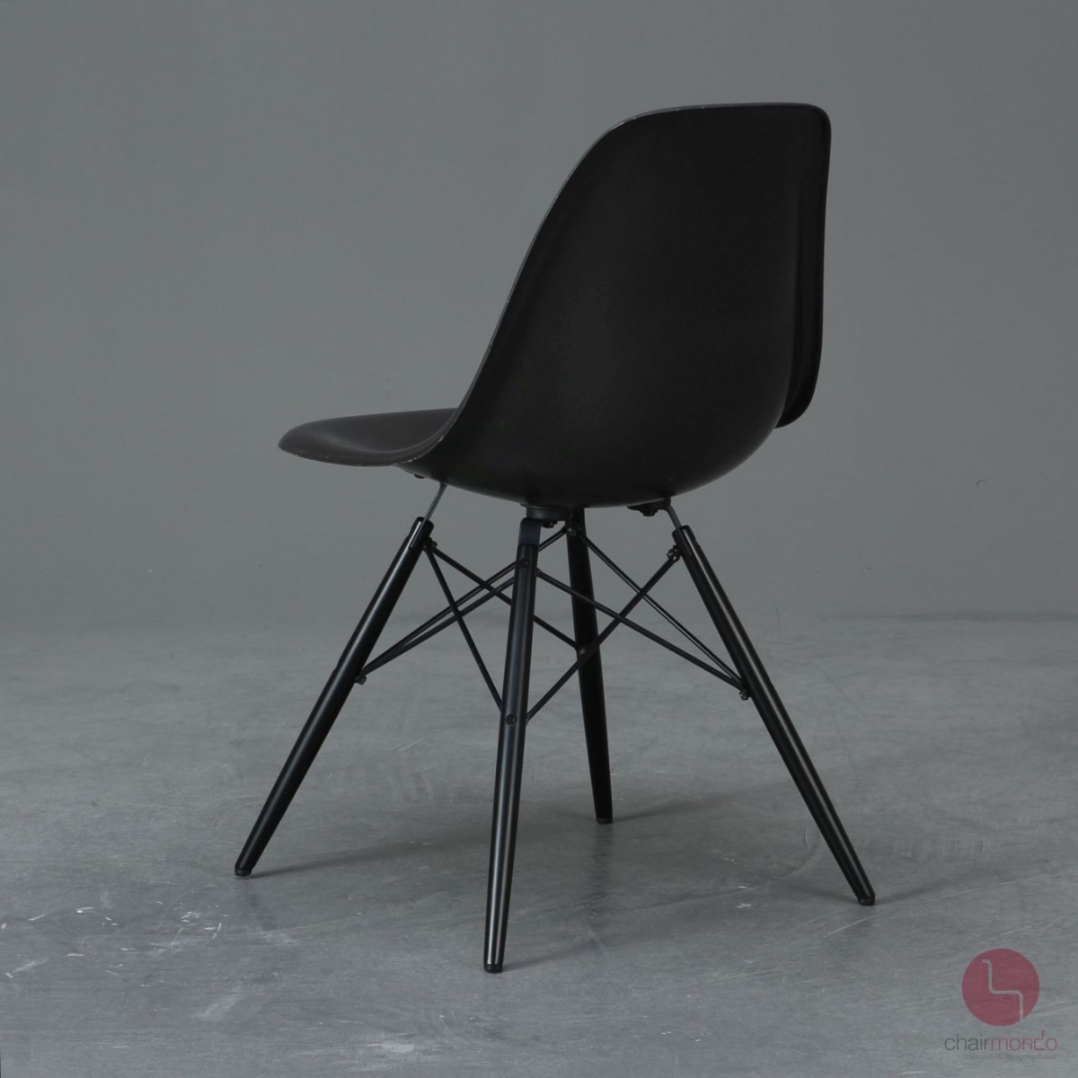 Preview: Vitra Eames DSW Side Chair Fiberglas Hermann Miller Schwarz Ahorngestell gebraucht