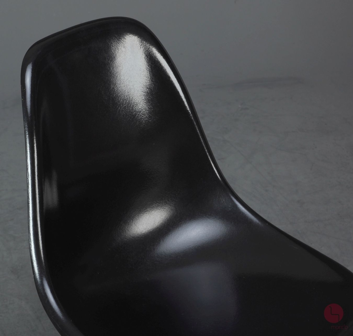 Preview: Vitra Eames DSW Side Chair Fiberglas Hermann Miller Schwarz Ahorngestell gebraucht