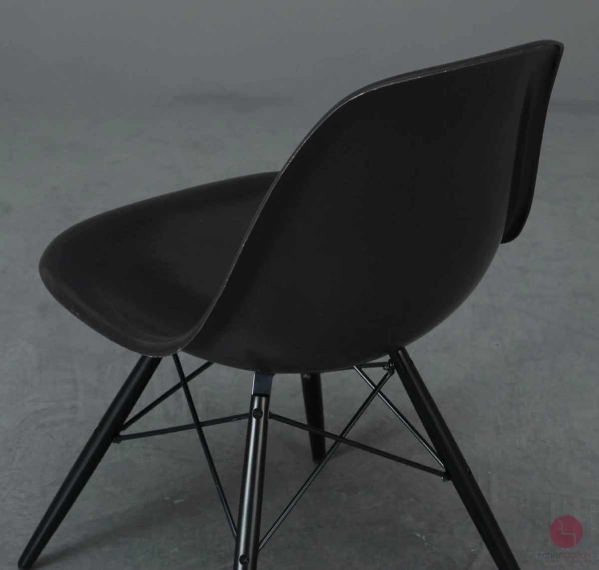 Vitra Eames DSW Side Chair Fiberglas Hermann Miller Schwarz Ahorngestell gebraucht