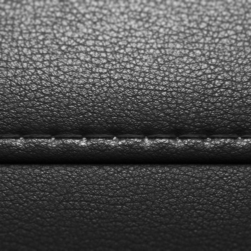 Kappnaht farblich gleich Bezugsmaterial