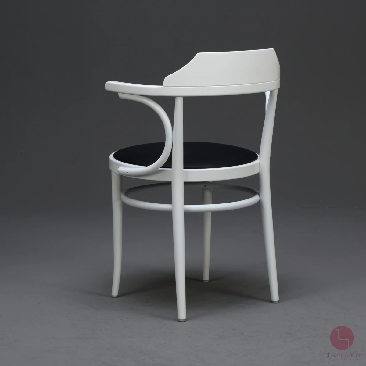 Thonet 233 P Bugholzstuhl in Weiß mit neuem Leder in Schwarz - gebraucht