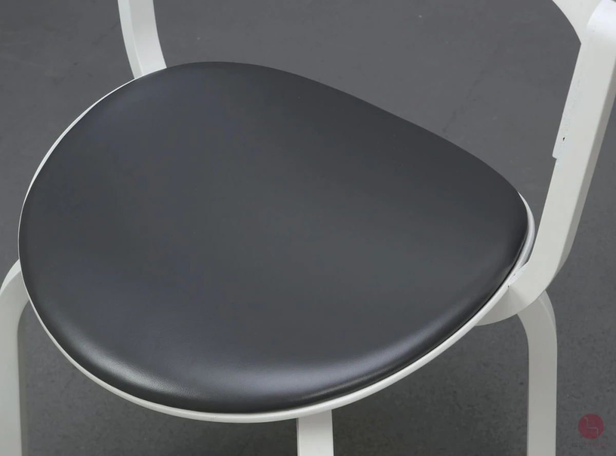 Thonet 404 SPF Leder Grau Bugholzstuhl Weiß gebraucht