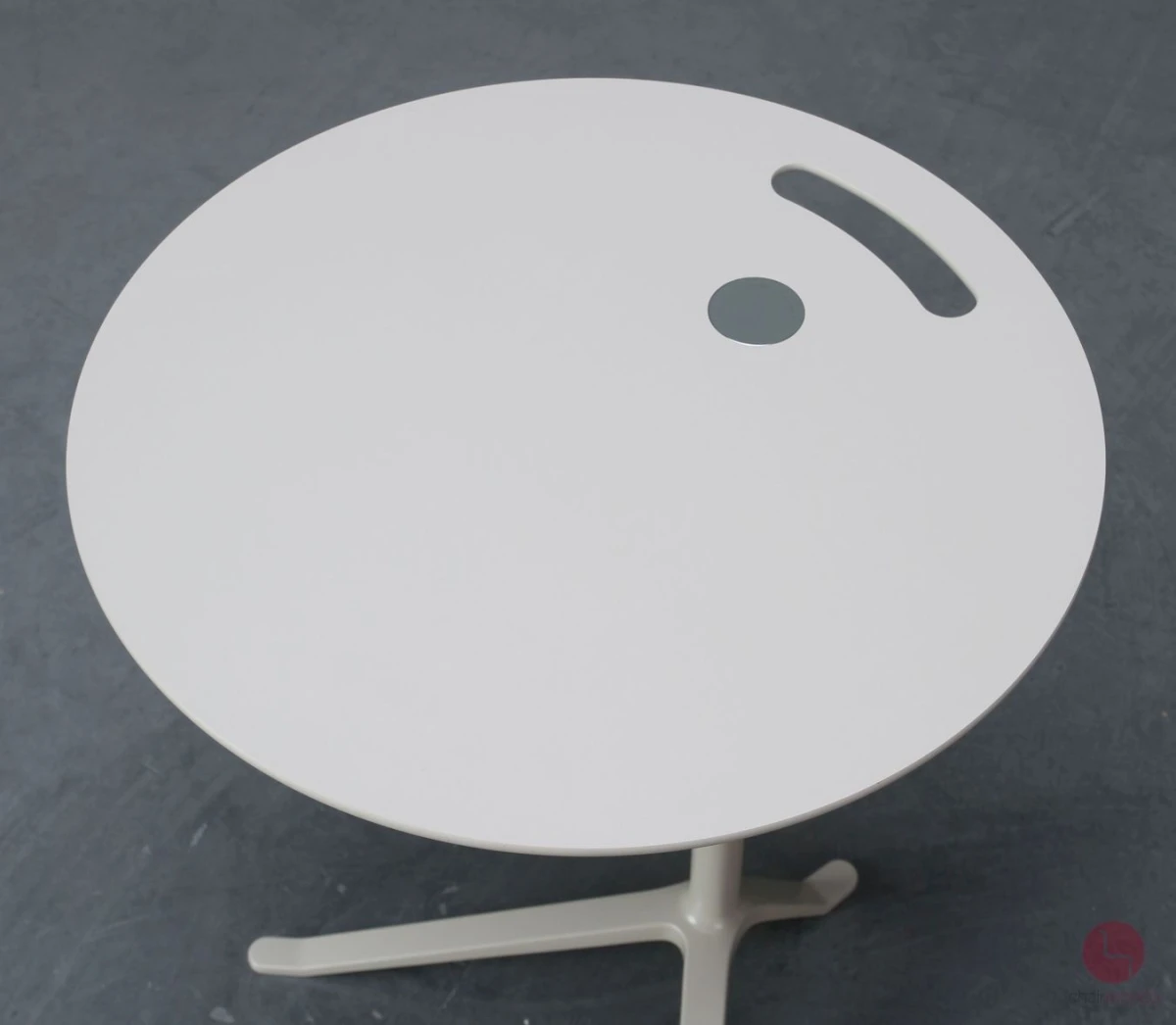 Fritz Hansen KS12 Little Friend Beistelltisch in Taupe - gebraucht