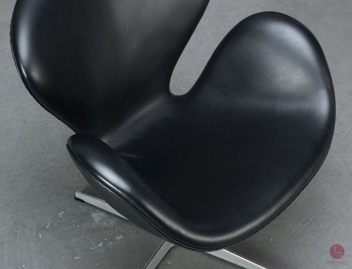 Fritz Hansen Swan Chair in Schwarz Leder Sessel gebraucht