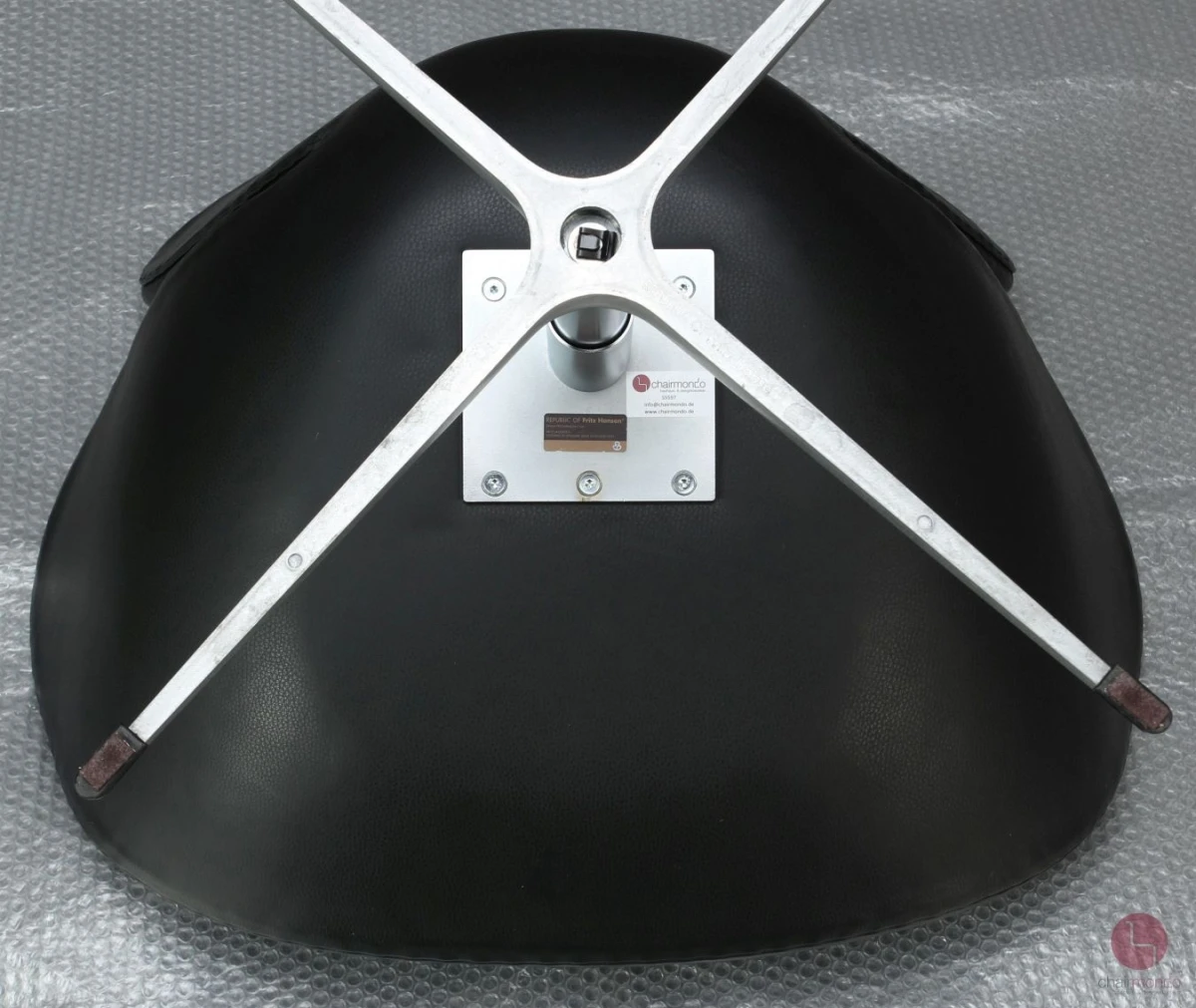 Fritz Hansen Swan Chair in Schwarz Leder Sessel gebraucht