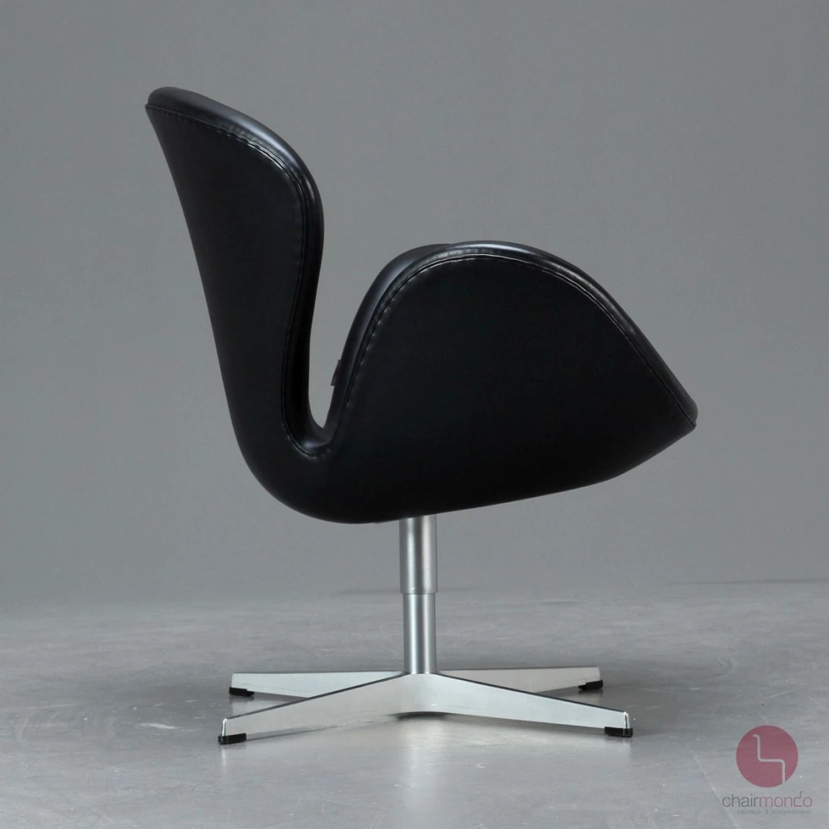 Fritz Hansen Swan Chair in Schwarz Leder Sessel gebraucht