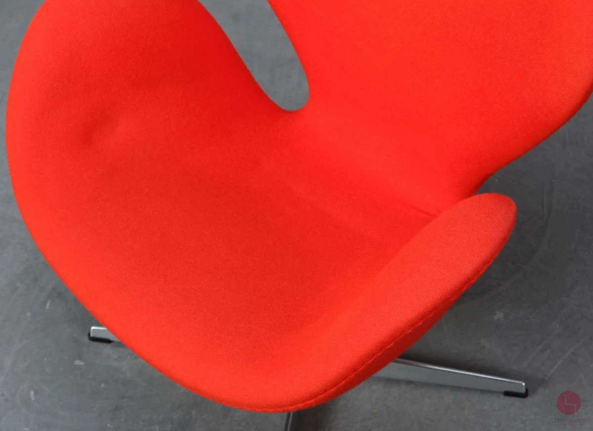 Fritz Hansen Swan Chair in Rot Lounge Sessel gebraucht