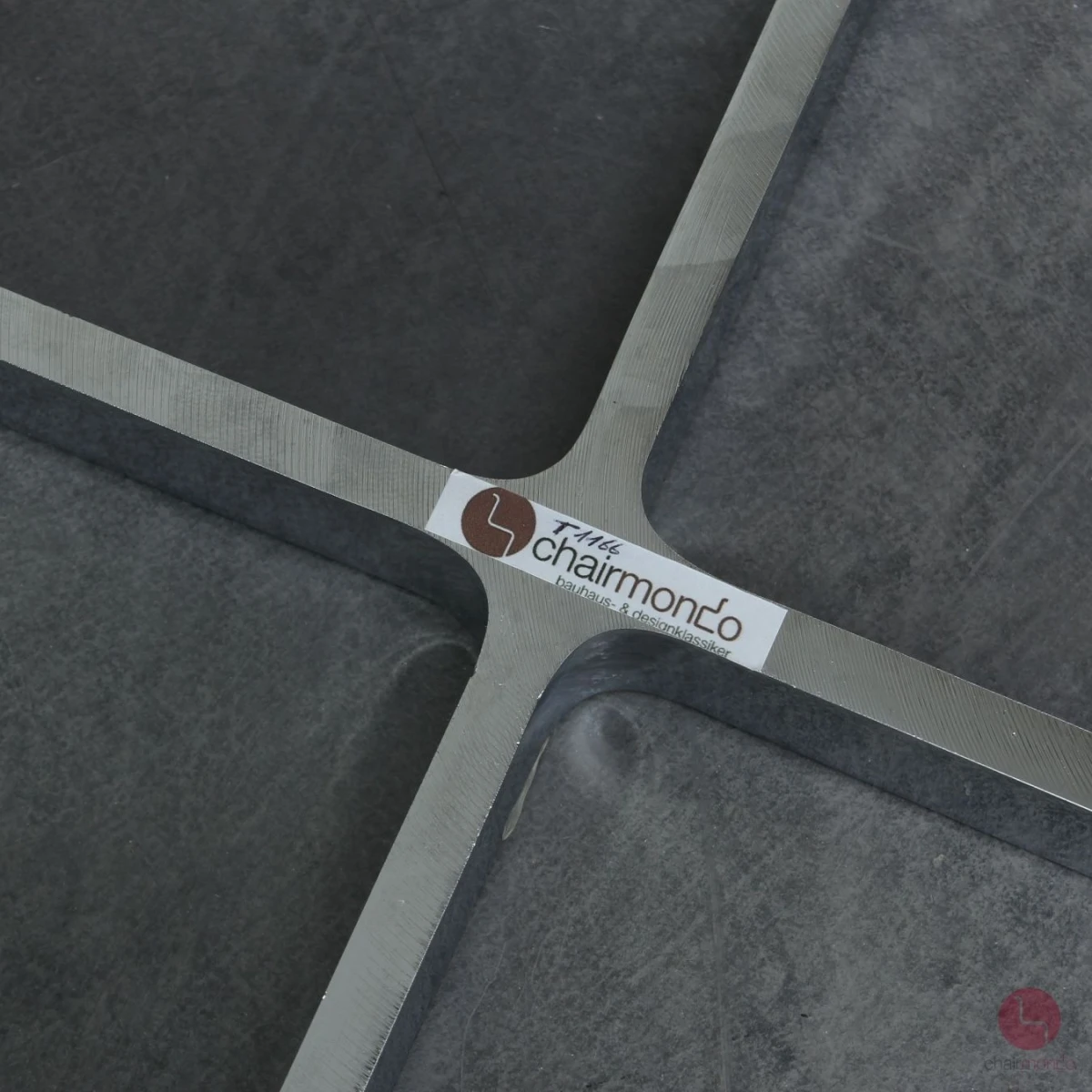 Knoll International Barcelona Table Couchtisch mit Glasplatte