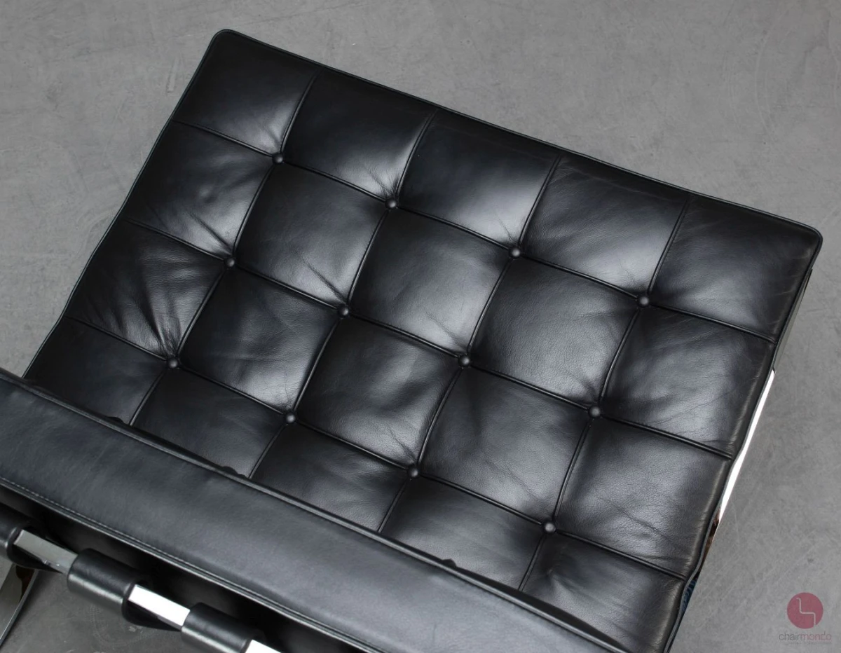 Knoll Barcelona Chair mit schwarzem Leder - gebraucht