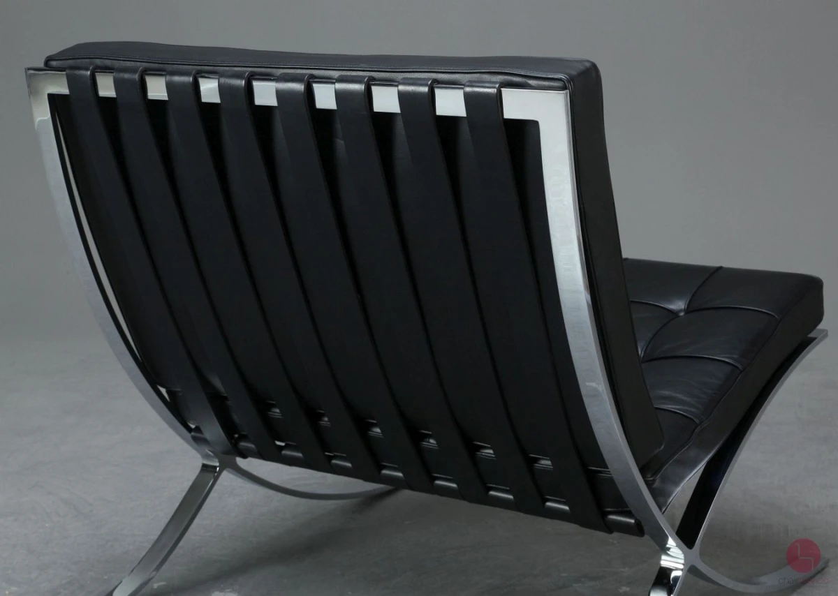 Knoll Barcelona Chair mit schwarzem Leder - gebraucht