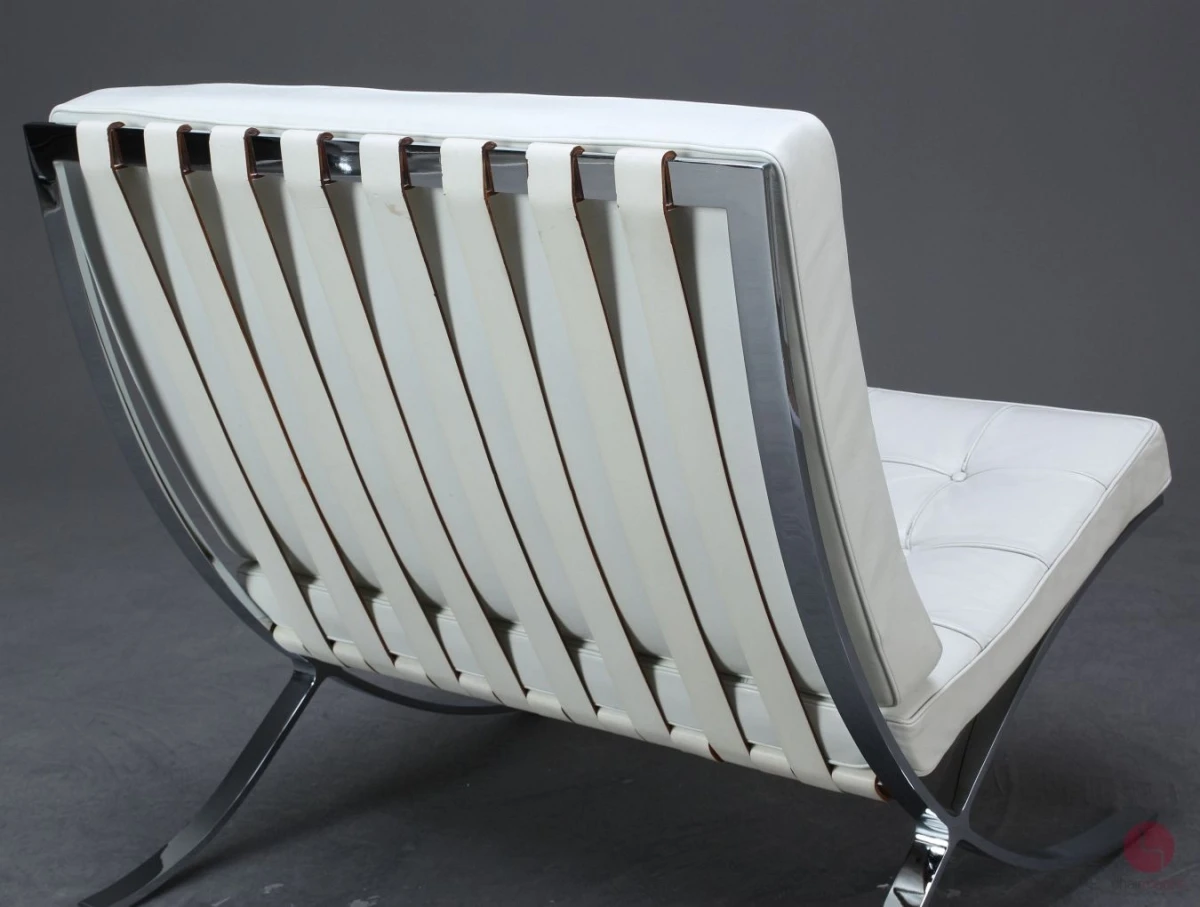 Knoll Barcelona Chair mit weißem Leder - gebraucht