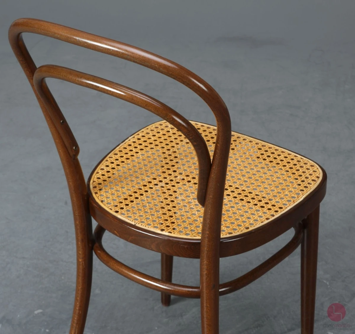 Thonet 214 Nussbaum Braun Bugholzstuhl mit Geflecht Vintage gebraucht