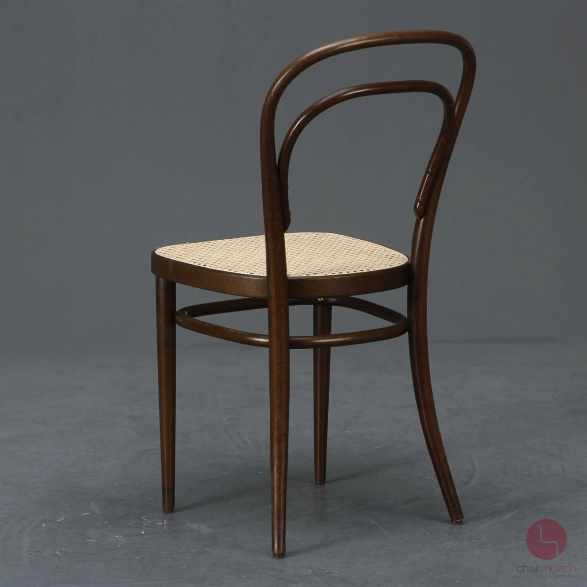 Thonet 214 Nussbaum Braun Bugholzstuhl mit neuem Geflecht gebraucht