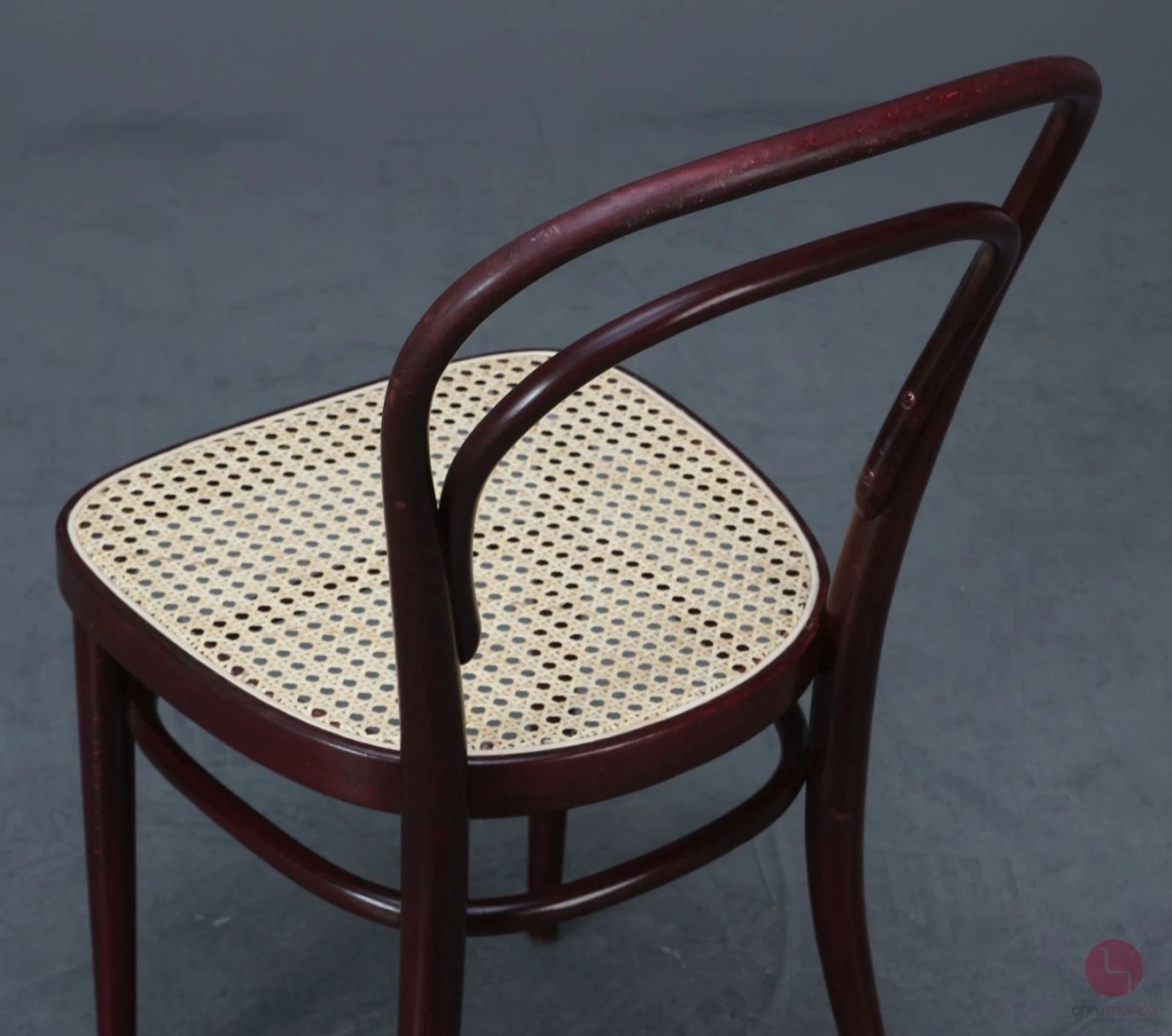 Thonet 214 Rotschwarz Bugholzstuhl mit neuem Geflecht gebraucht