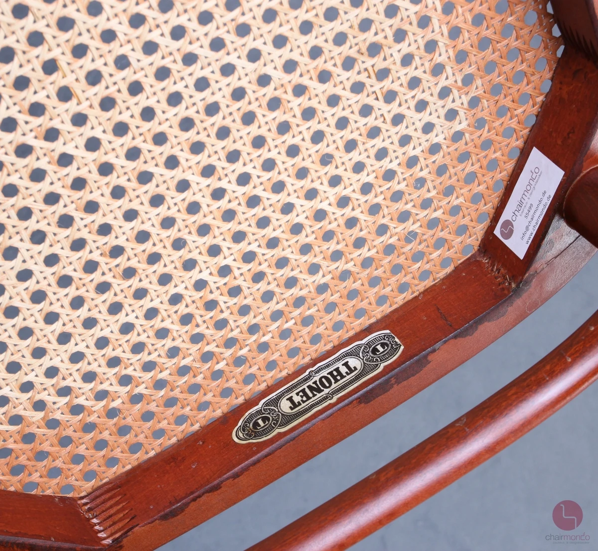 Thonet 214 Mahagoni Braun Bugholzstuhl mit Geflecht gebraucht