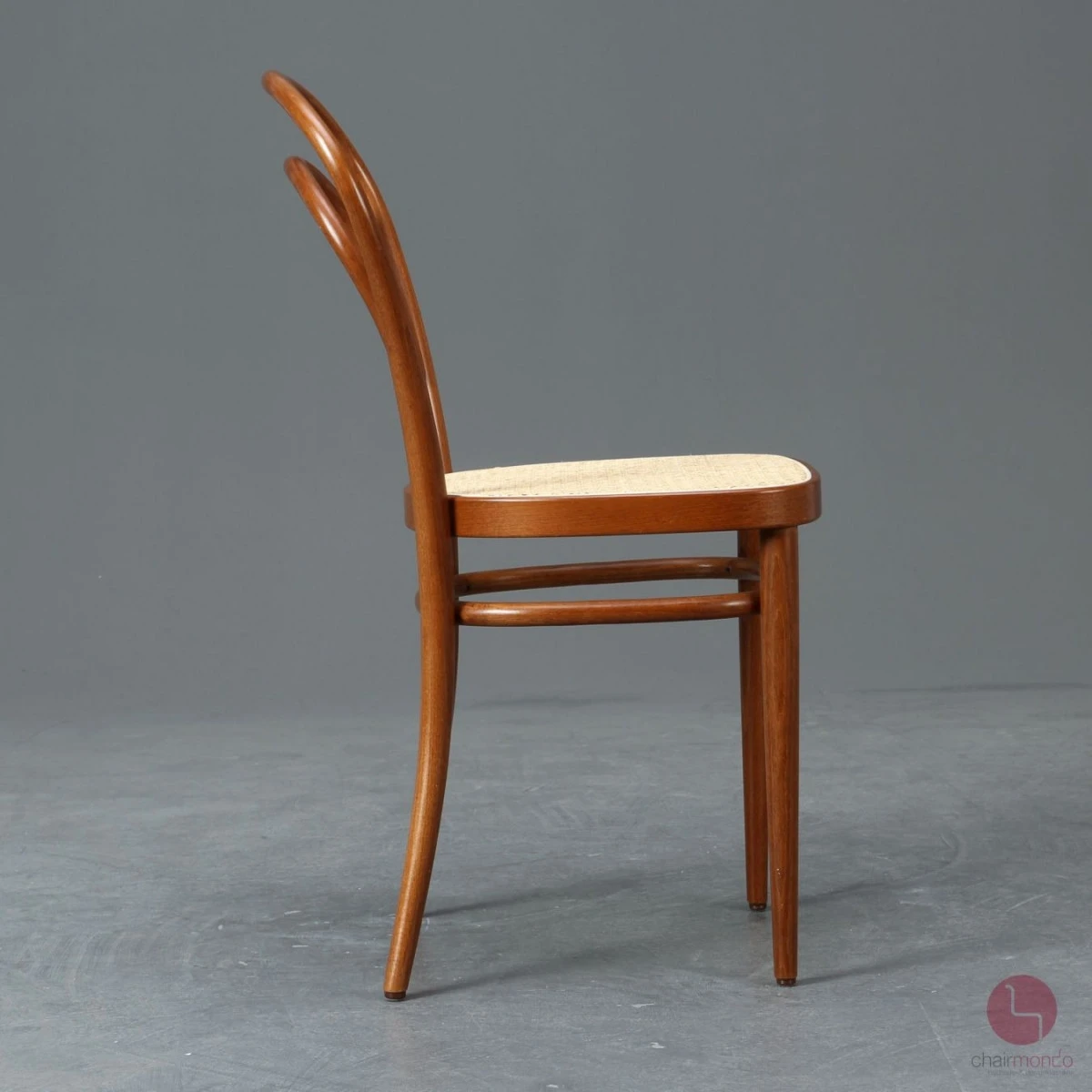 Thonet 214 Nussbaum Braun Bugholzstuhl mit neuem Geflecht gebraucht