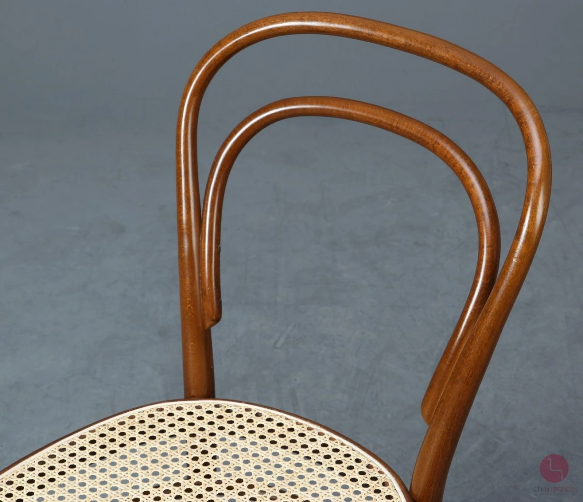 Thonet 214 Nussbaum Braun Bugholzstuhl mit neuem Geflecht gebraucht