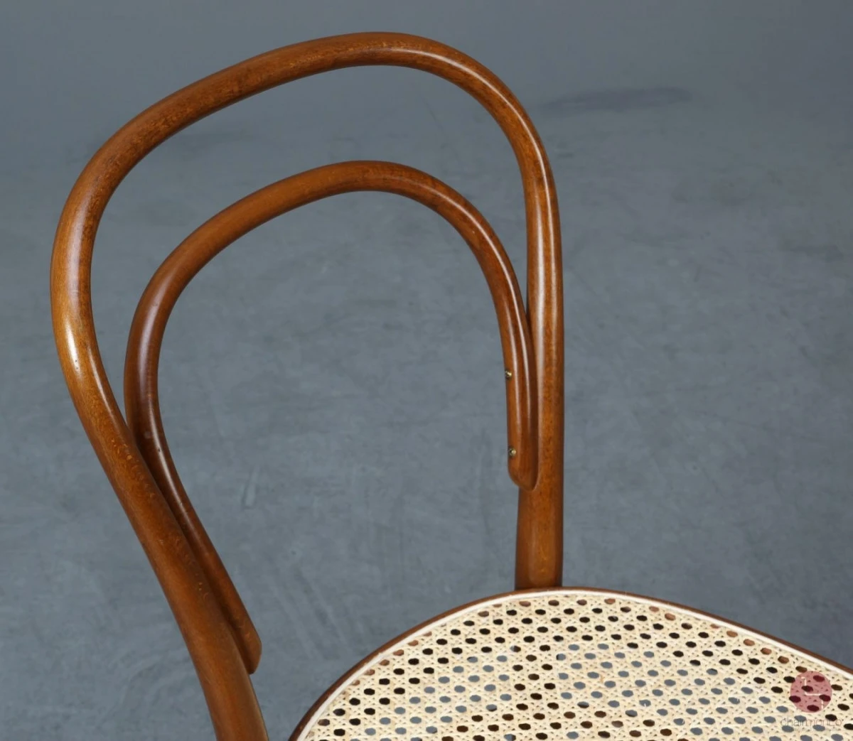 Thonet 214 Nussbaum Braun Bugholzstuhl mit neuem Geflecht gebraucht