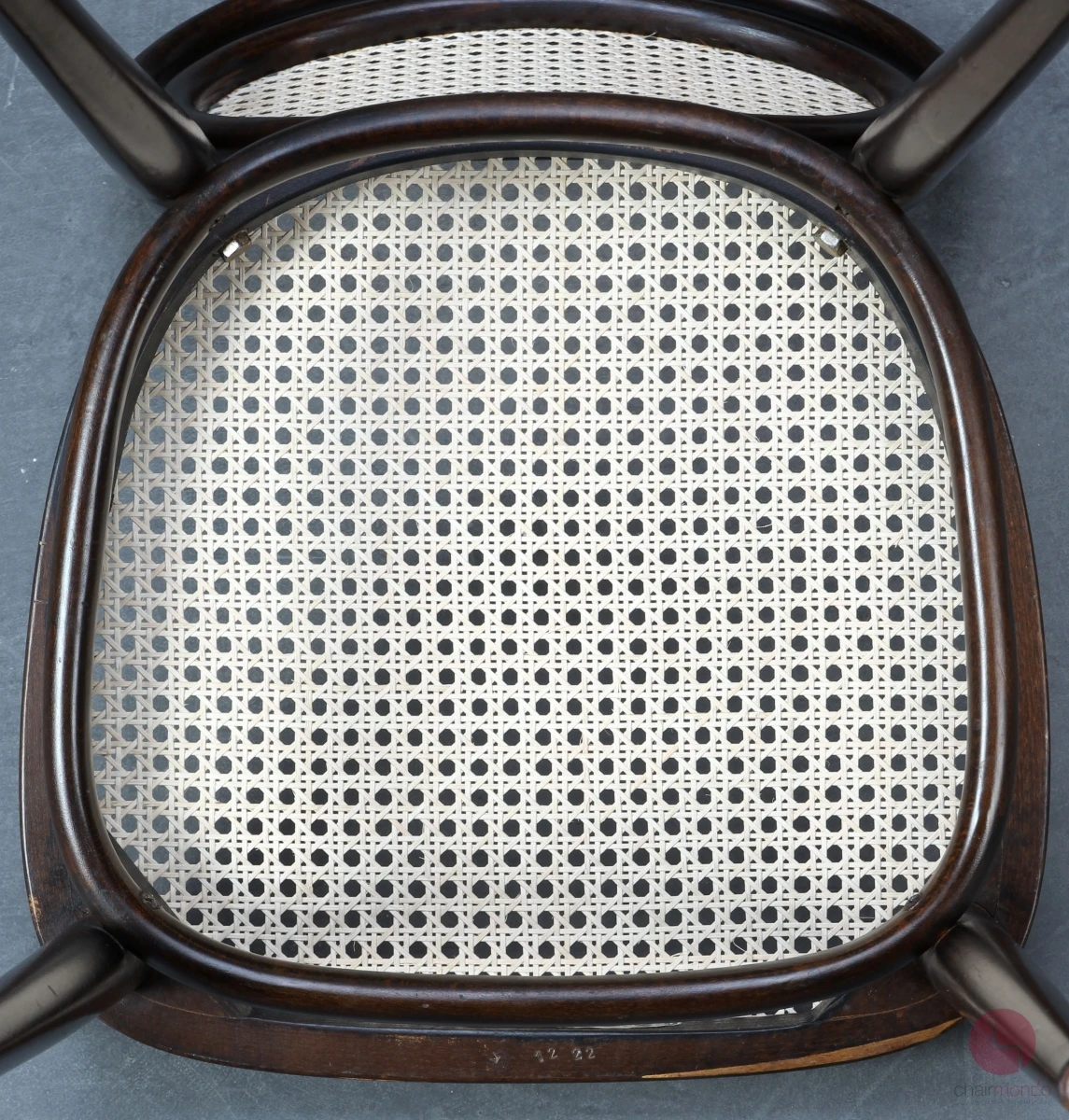 Thonet 215 R Dunkelbraun Bugholzstuhl mit neuem Geflecht gebraucht