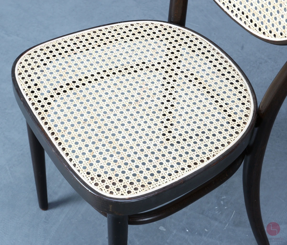 Thonet 215 R Dunkelbraun Bugholzstuhl mit neuem Geflecht gebraucht