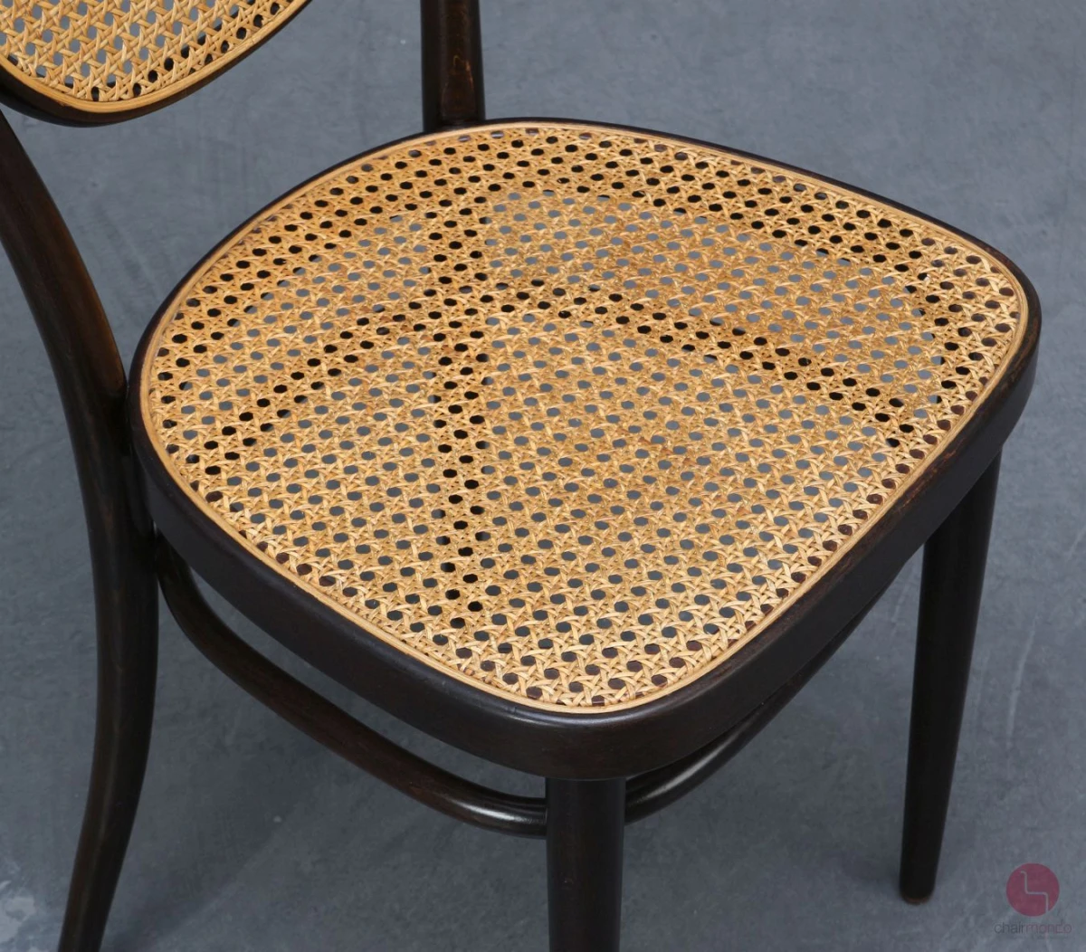 Thonet 215 R Bugholzstuhl Braun mit Geflecht gebraucht