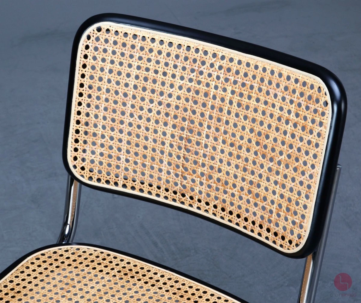 Thonet S32 Schwarz Freischwinger mit Wiener Geflecht restauriert