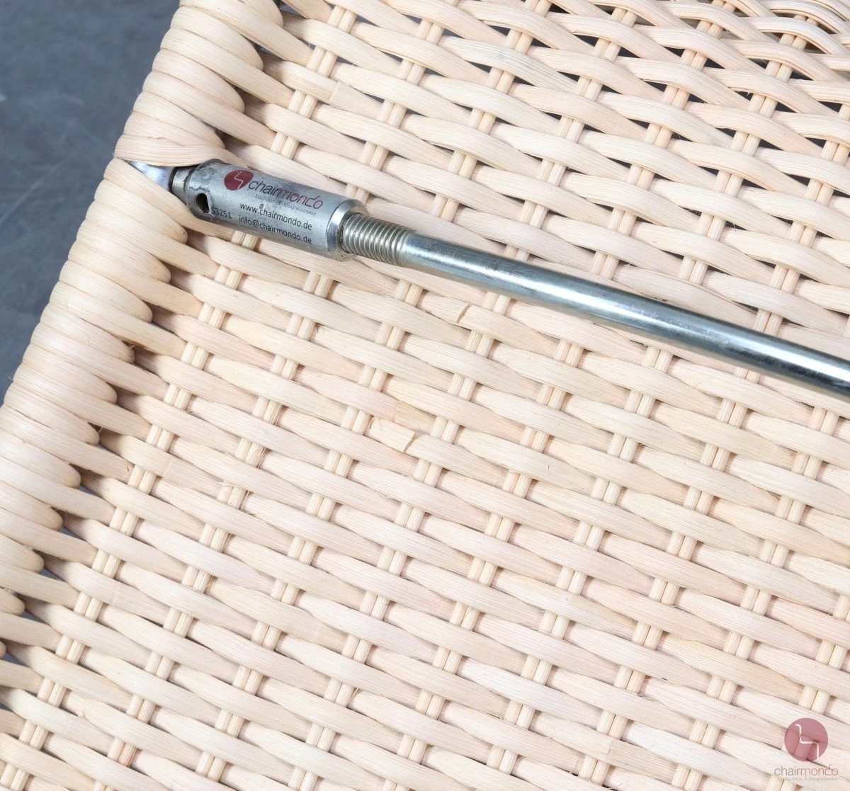 Thonet S533 R Freischwinger MR10 Sessel mit neuem Geflecht, gebraucht