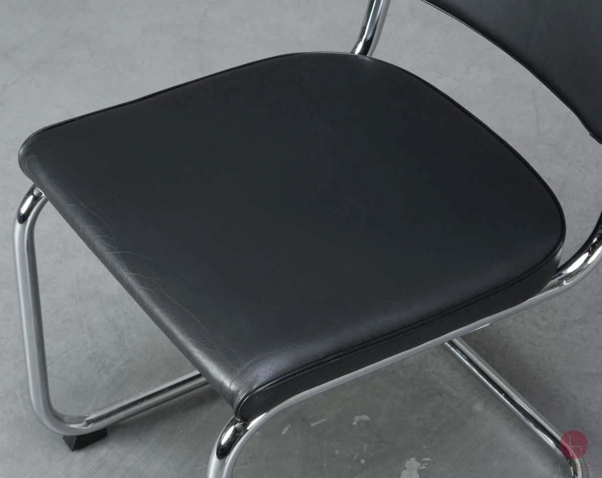 Thonet S32 PV Freischwinger Leder Schwarz gebraucht