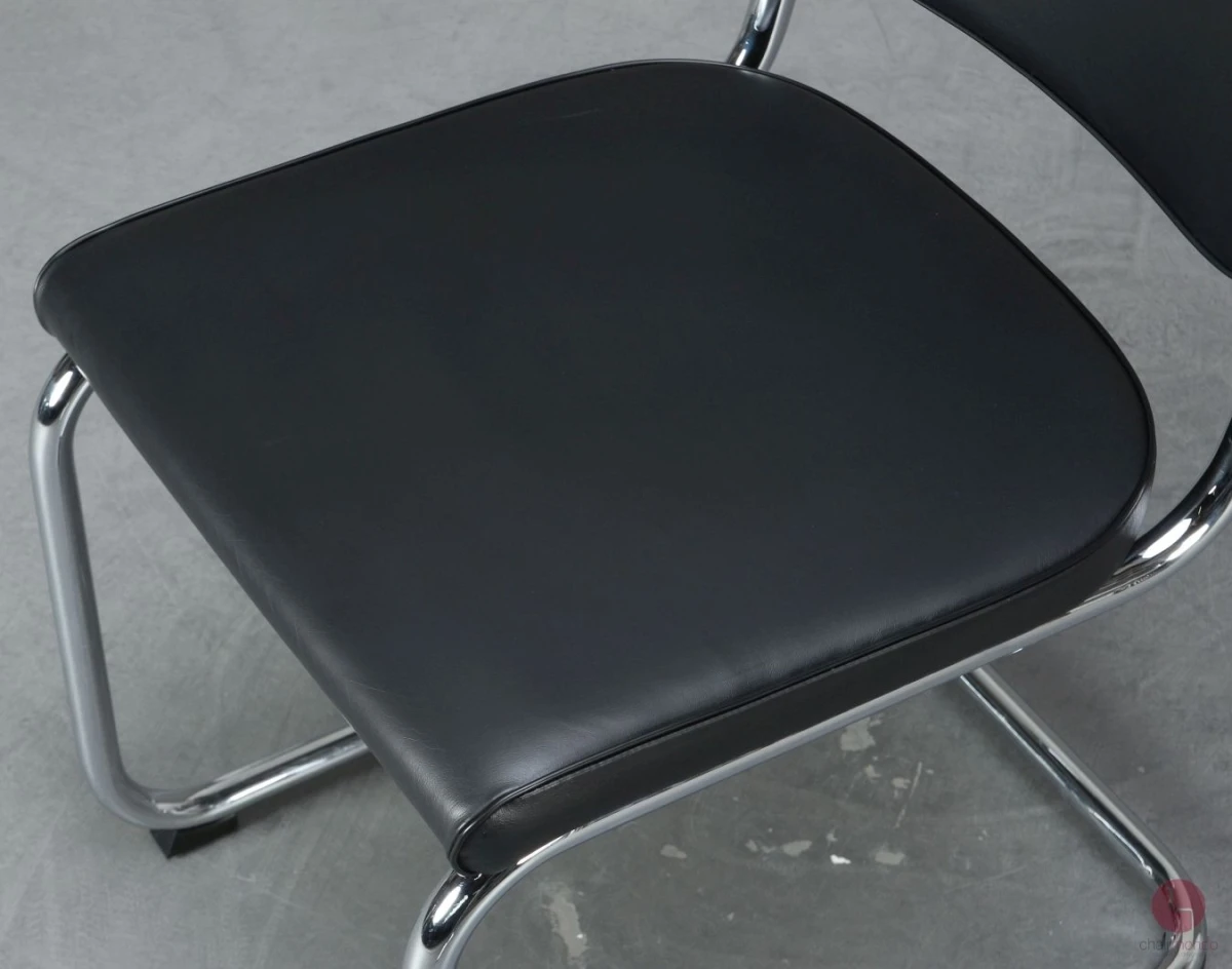 Thonet S32 PV Freischwinger Leder Schwarz gebraucht