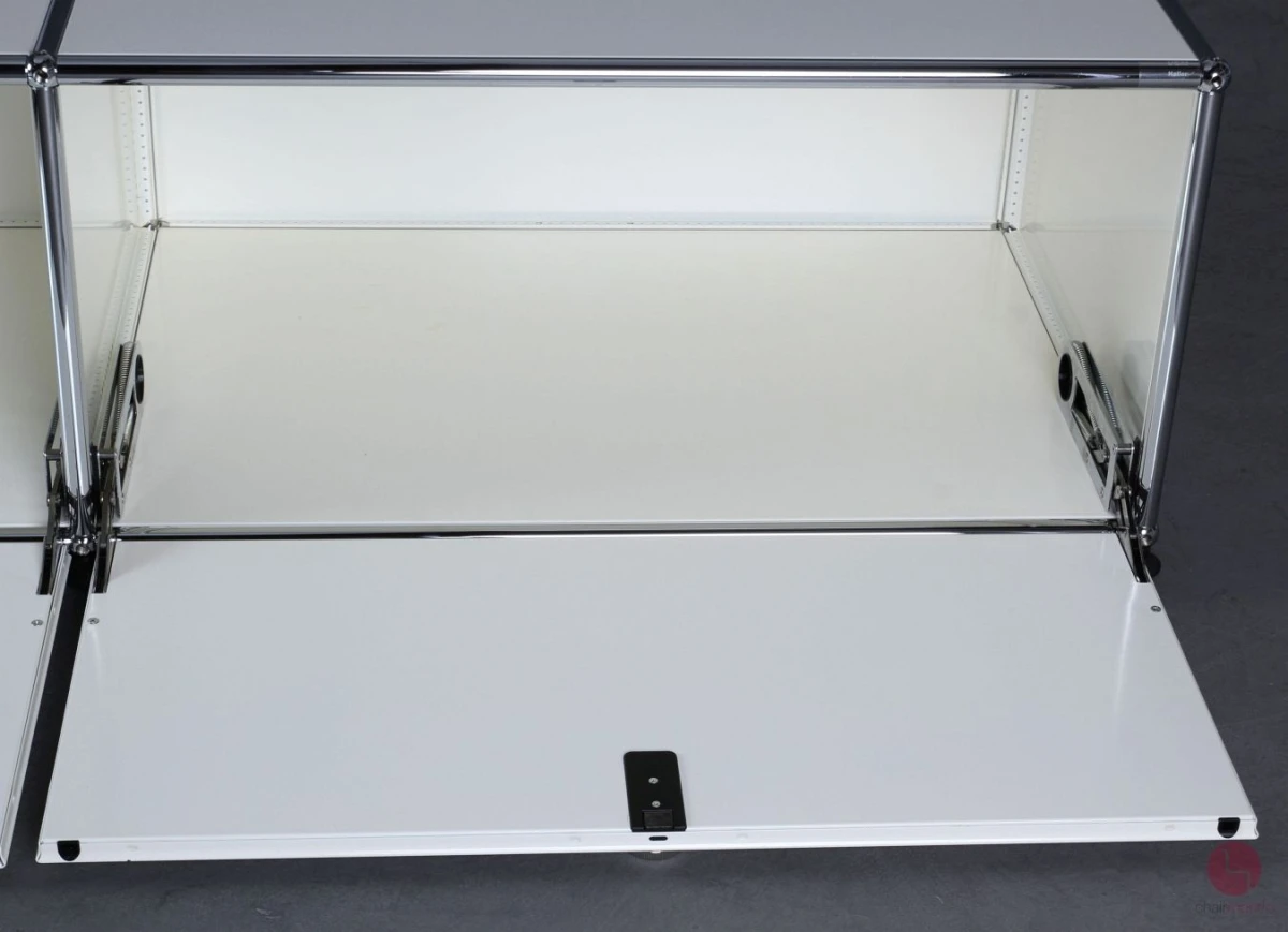 USM Haller Lowboard Weiß mit drei Fächern gebraucht