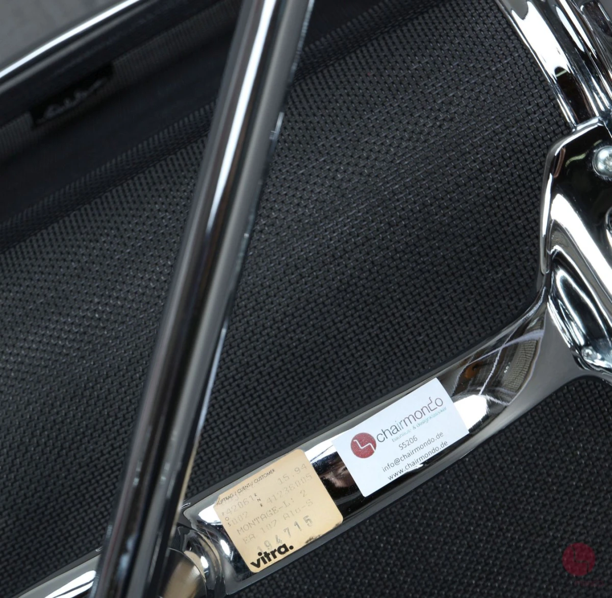 Vitra EA 107 Aluminium Chair Netzgewebe Schwarz verchromt gebraucht