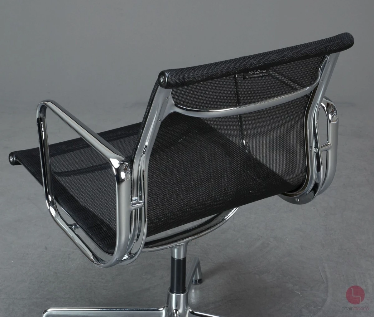 Vitra EA 107 Aluminium Chair Netzgewebe Schwarz verchromt gebraucht