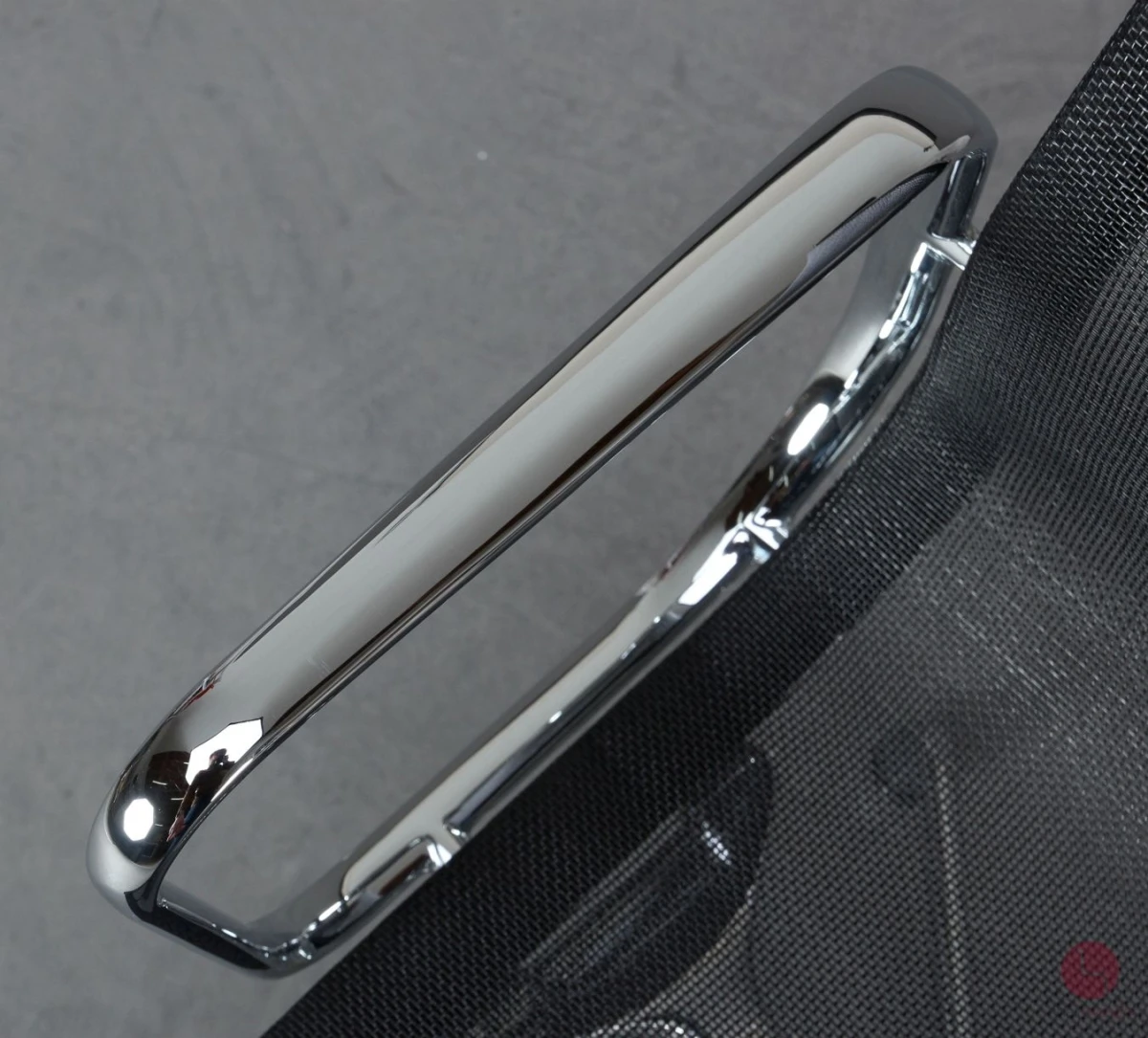 Vitra EA 107 Aluminium Chair Netzgewebe Schwarz verchromt gebraucht