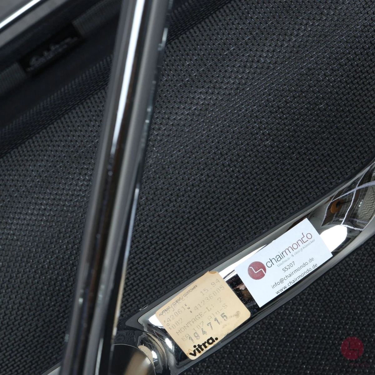 Vitra EA 107 Aluminium Chair Netzgewebe Schwarz verchromt gebraucht