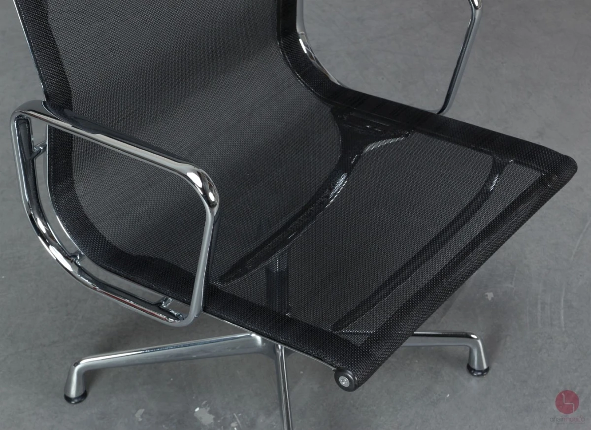 Vitra EA 107 Aluminium Chair Netzgewebe Schwarz verchromt gebraucht