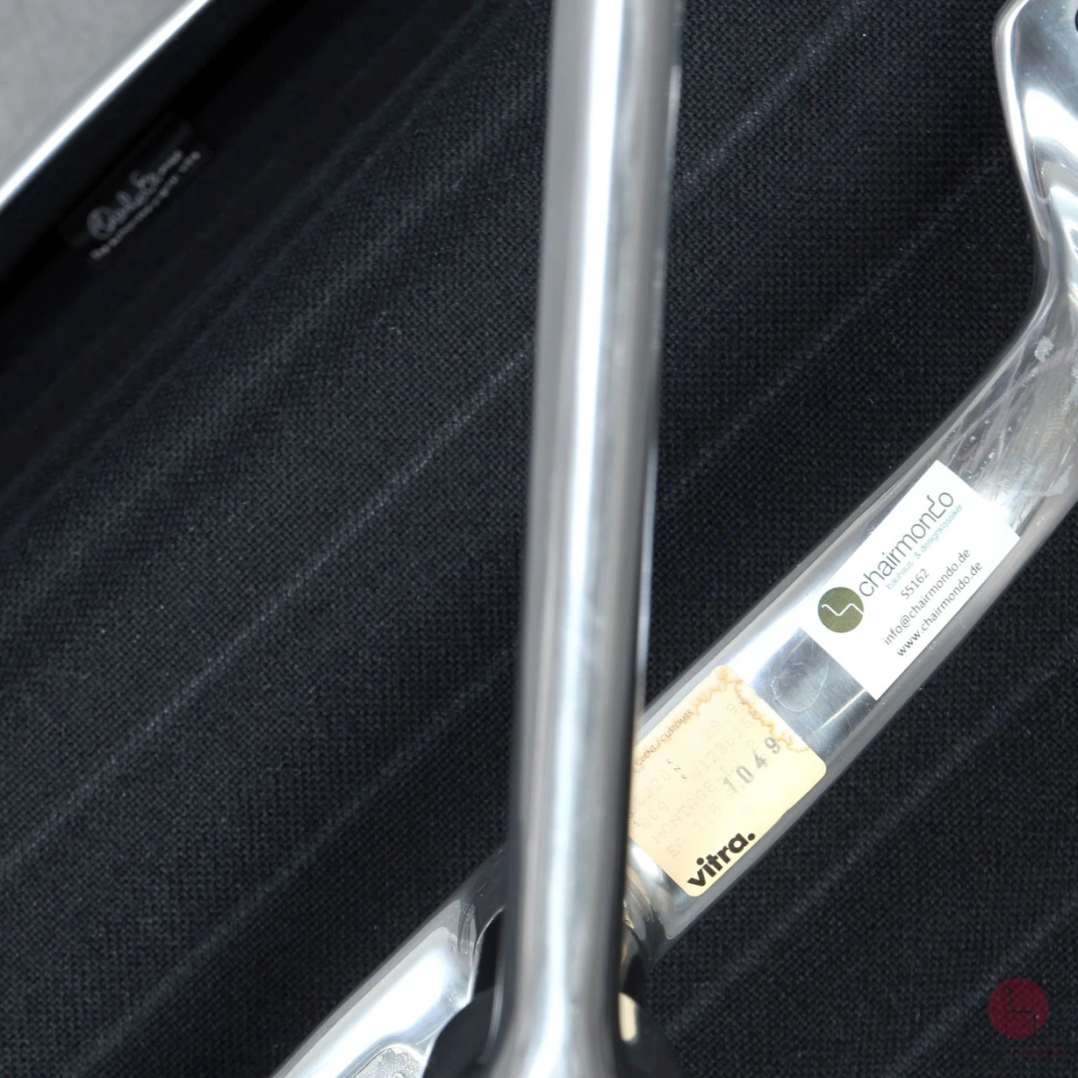Vitra EA 108 Aluminium Chair Hopsak + Armauflagen Schwarz gebraucht