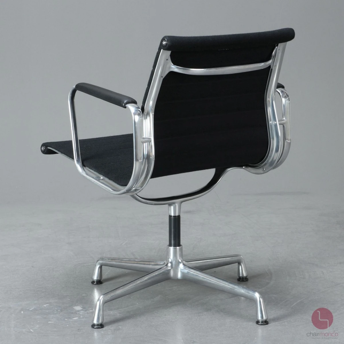 Vitra EA 108 Aluminium Chair Hopsak + Armauflagen Schwarz gebraucht
