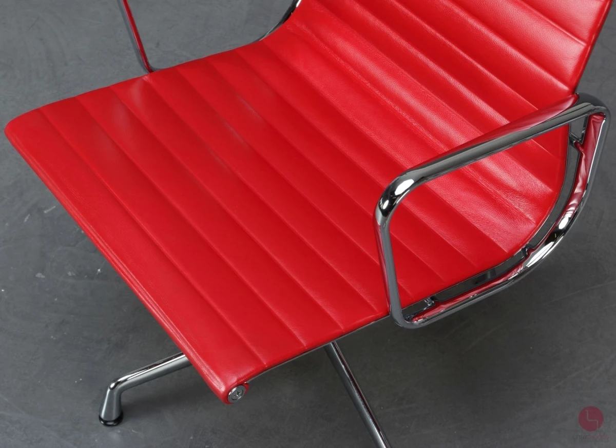 Vitra EA 108 Aluminium Chair Leder Rot 2014 gebraucht