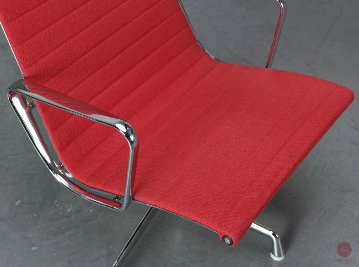 Vitra EA 115 Aluminium Chair Sessel Hopsak Himbeer Rot gebraucht